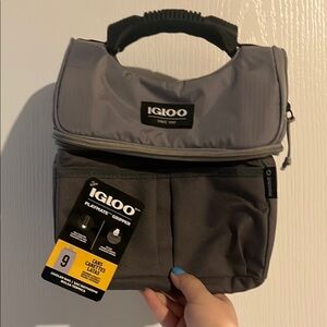 Igloo 9 can cooler New insulated bag with plastic handle!